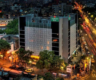 https://imgcld.yatra.com/ytimages/image/upload/t_hotel_yatra_city_desktop/v1432106605/Domestic Hotels/Hotels_Kolkata/Jameson Inn Shiraz/Exterior.jpg